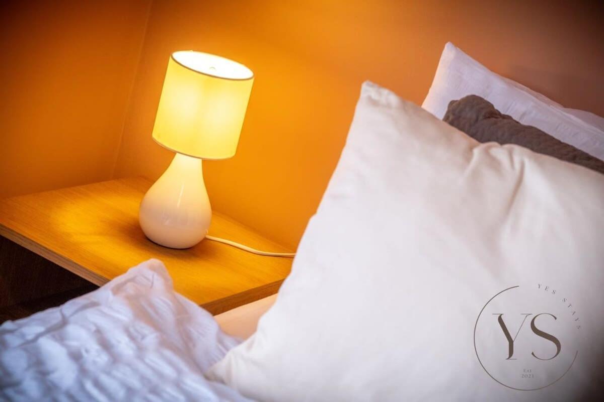 Sienna Longton 2d - Wi-fi, Alton Towers, Netflix Apartment *
