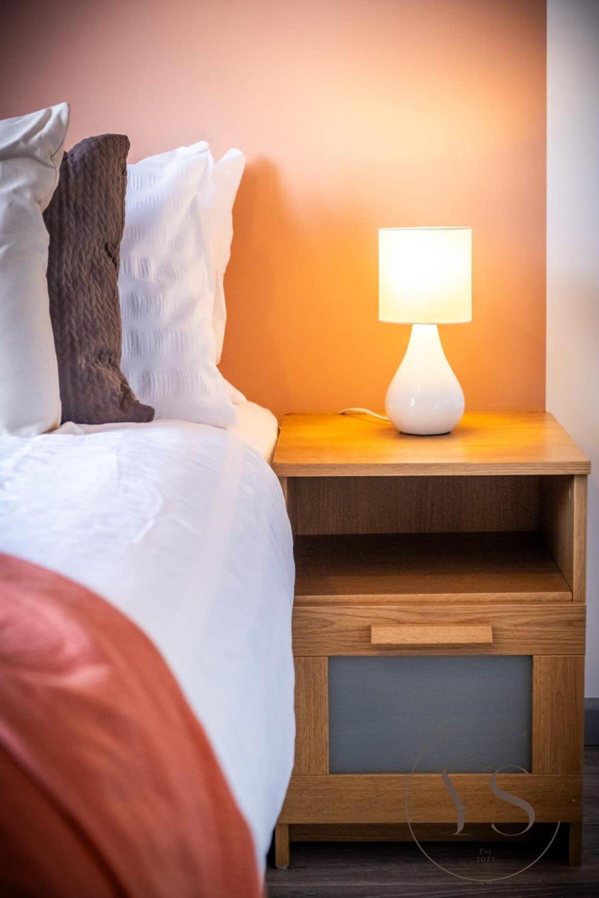 Sienna Longton 2d - Wi-fi, Alton Towers, Netflix Apartment *